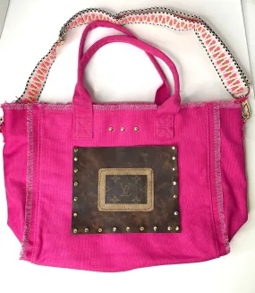 Frayed Edge Tote/Crossbody in pink zipper closure